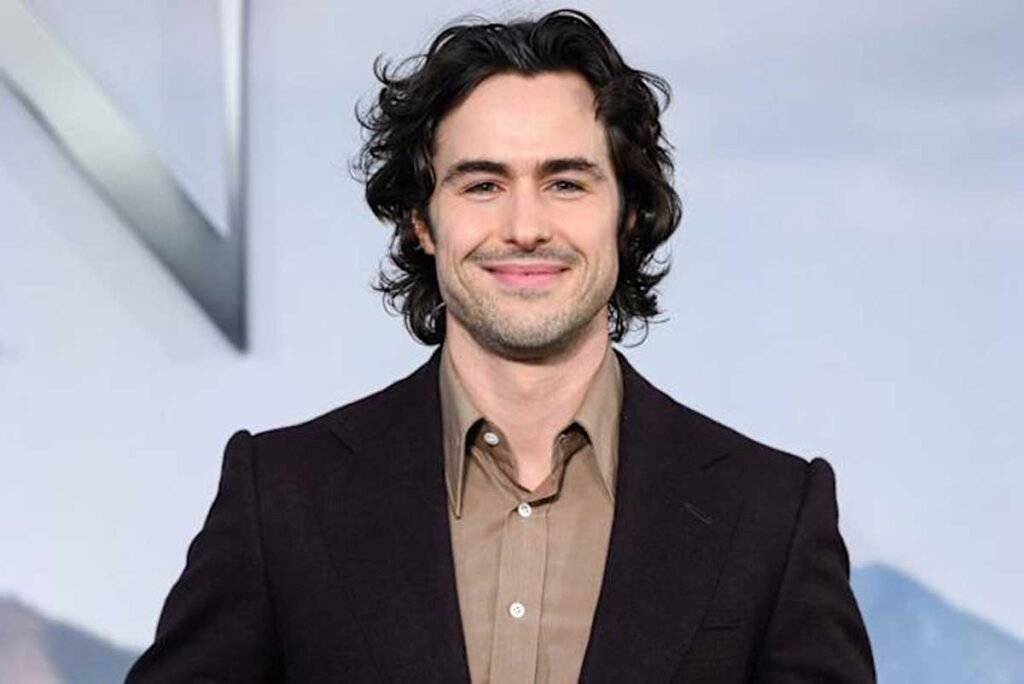 Ben Schnetzer Wife Kate Hewitt